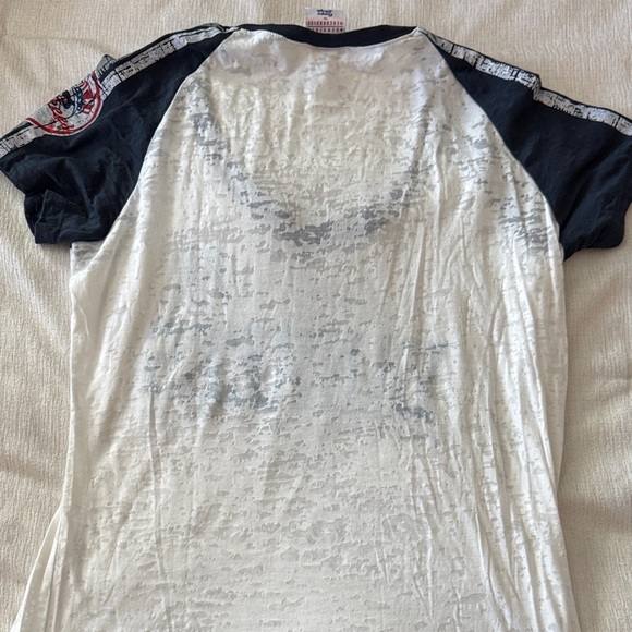 NY Yankees Women’s V-Neck Distressed Shirt - White and Navy - Picture 6 of 8